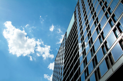 企業(yè)建設(shè)金融摩天大樓